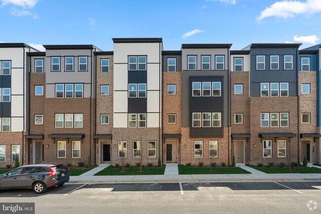 Building Photo - 10011 -A American Pharoah Ln Rental