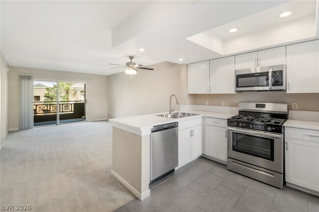 Photo - 8070 W Russell Rd Unit 2006