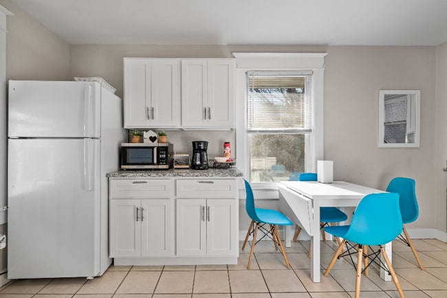 Photo - 2016 Edgeland Ave Unit 3