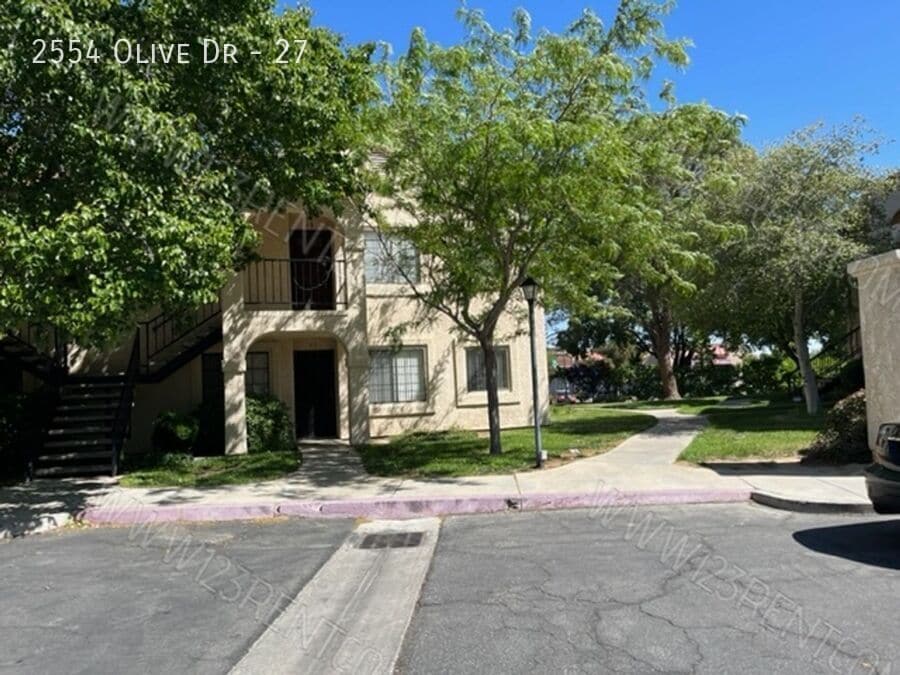 Photo - 2554 Olive Dr