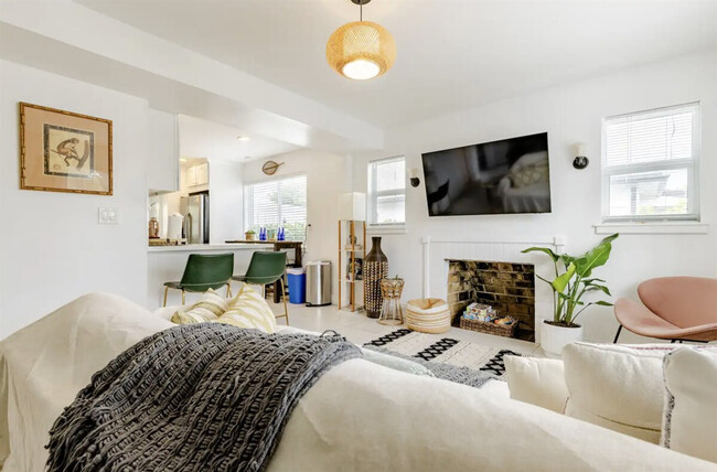 Building Photo - 419 S C St Rental