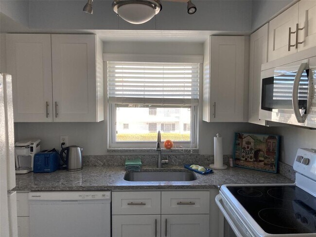 Photo - 304 47th Ave Dr W Unit 307