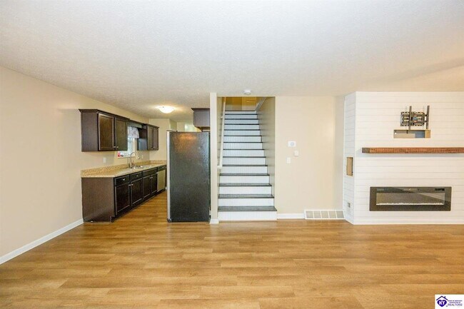 Photo - 102 Teaberry Ct