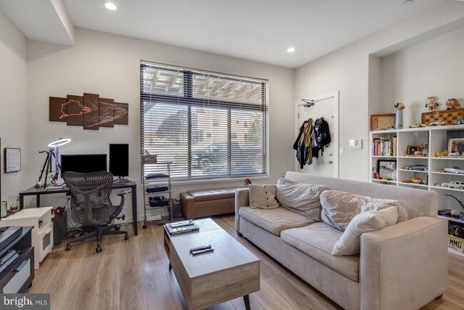 Photo - 385 Martin St Unit 1F