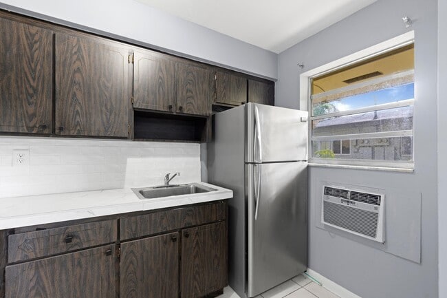 Photo - 6125 SW 48th Ct Unidad 3
