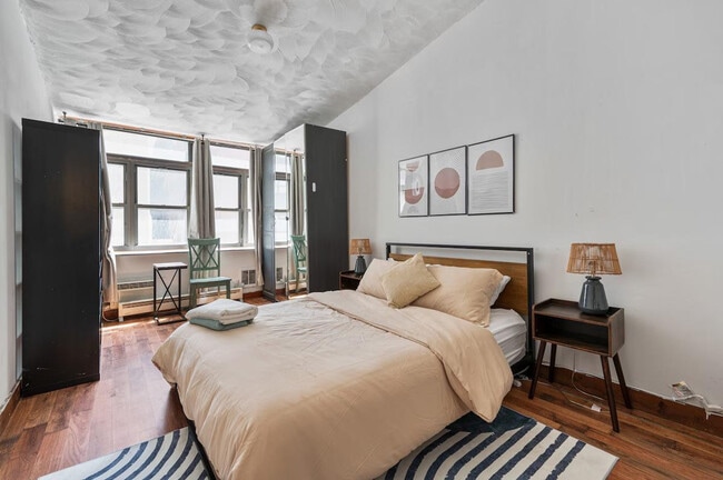 Photo - 247 W 29th St Unidad ID1390072P