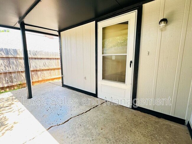 Photo - 7210 Kings Manor Ct