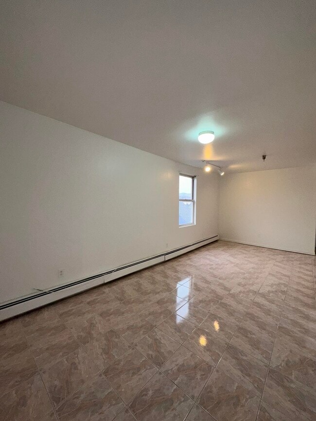 Building Photo - 686 John F. Kennedy Blvd Unit 2 Rental