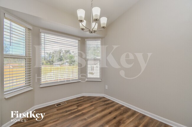 Photo - 6216 Gossamer St