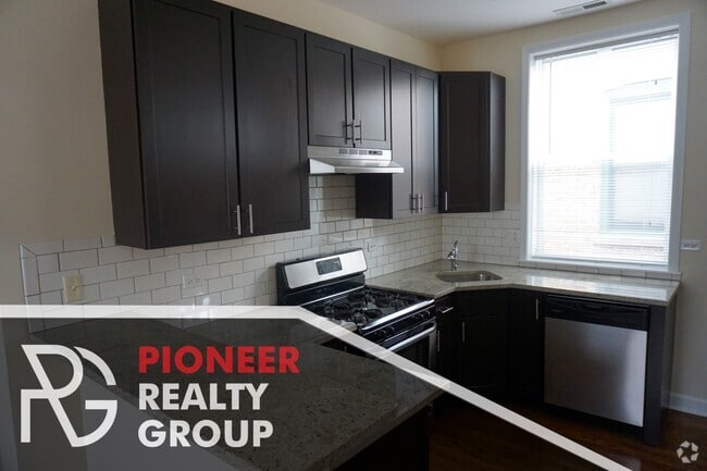 Building Photo - 849 W Cornelia Ave Unit 2 Rental