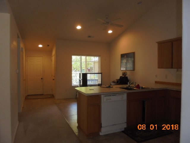 Photo - 565 NW Meadows Dr