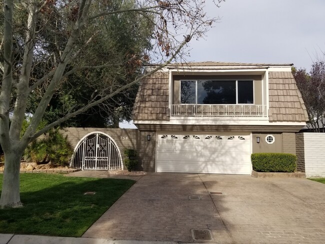 BEAUTIFUL POOL HOME ON THE LVCC GOLF COURSE - BEAUTIFUL POOL HOME ON THE LVCC GOLF COURSE