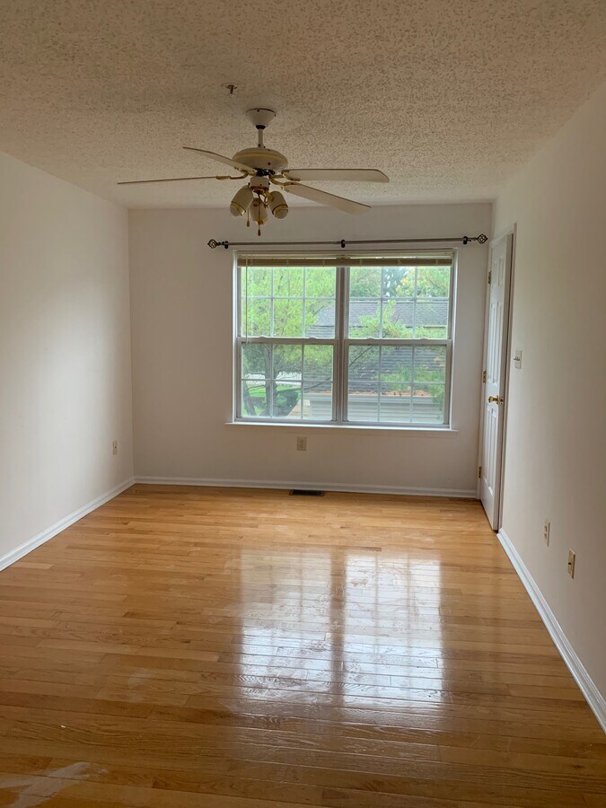 Photo - 18 Inverness Dr Unit Inverness