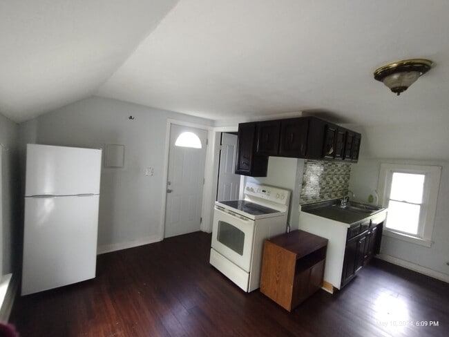 Photo - 1615 Herbert St Unit Upper