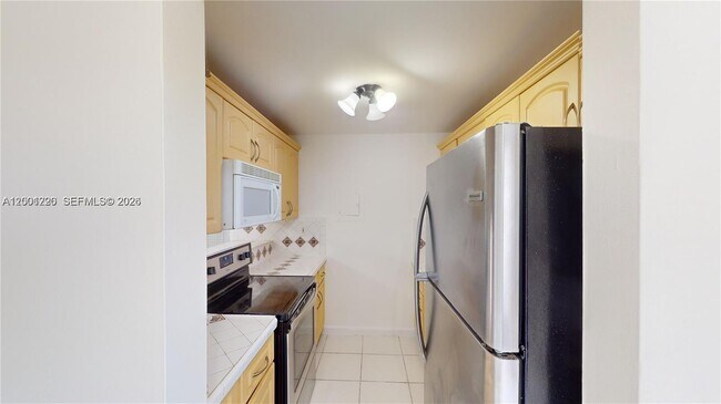 Photo - 160 SW 30th Ave Unit 204A