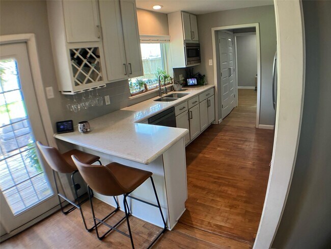 Photo - 3027 Guese Rd
