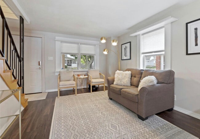 Photo - 141 S 75th St