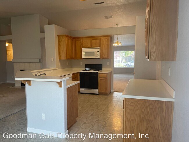 Photo - 4 br, 2 bath House - 1651 Emmet Way