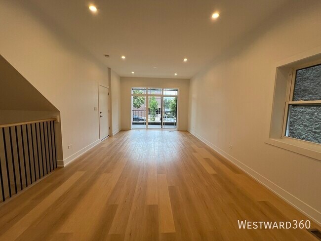 Building Photo - 2046 W Washington Blvd Unit 1 Rental