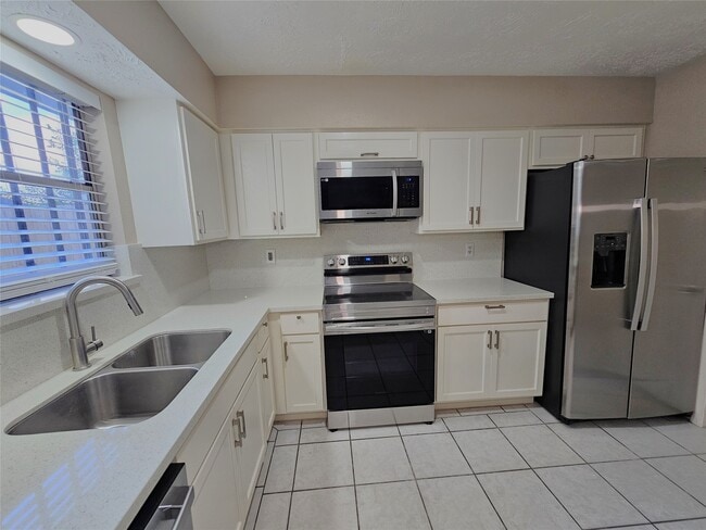Photo - 1310 Goswell Ln