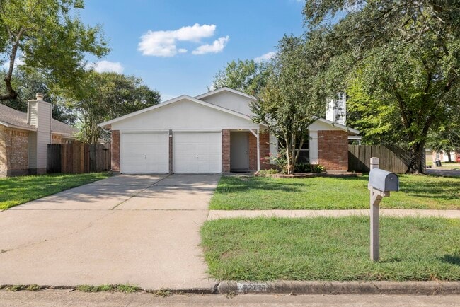 Building Photo - 22727 Smokey Hill Dr
