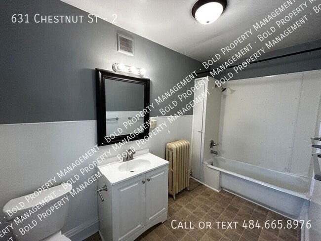 Photo - 631 Chestnut St Unit 2