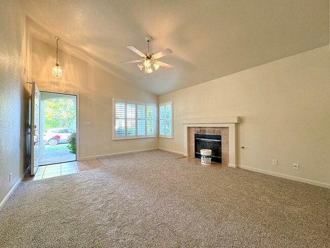 Photo - Beautiful 3 Bedroom 2 Bathroom Single Stor...