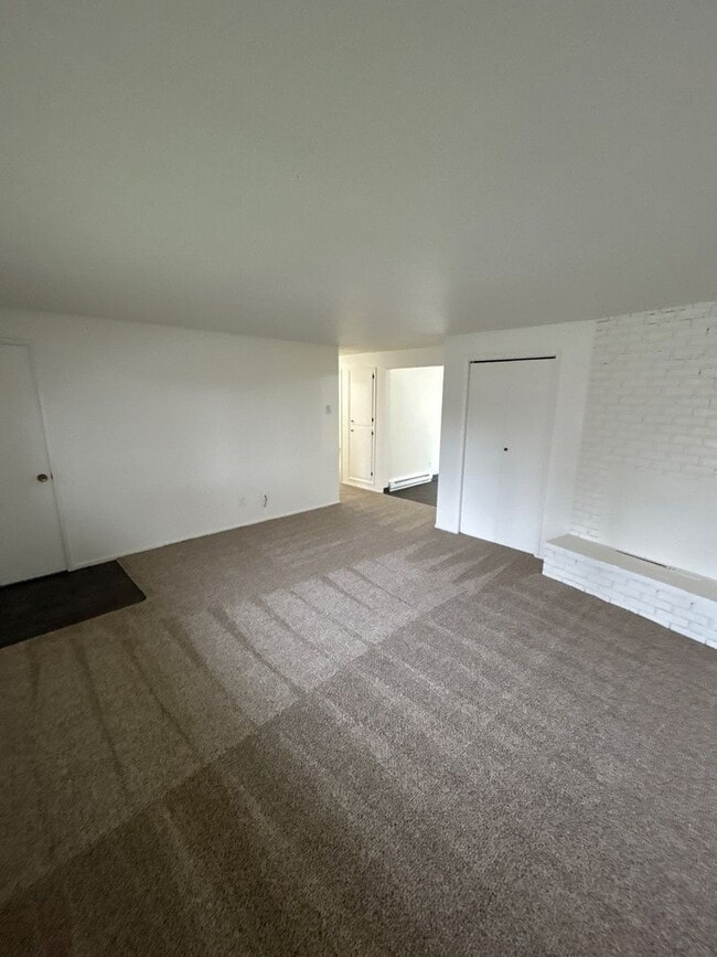 Photo - 3924 Iberis St NE