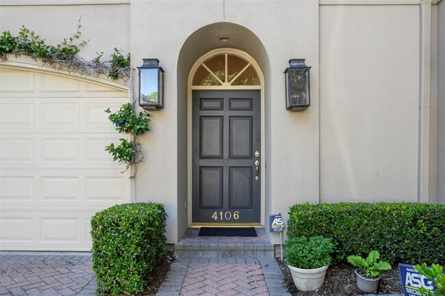 Building Photo - 4106 N Blvd Park