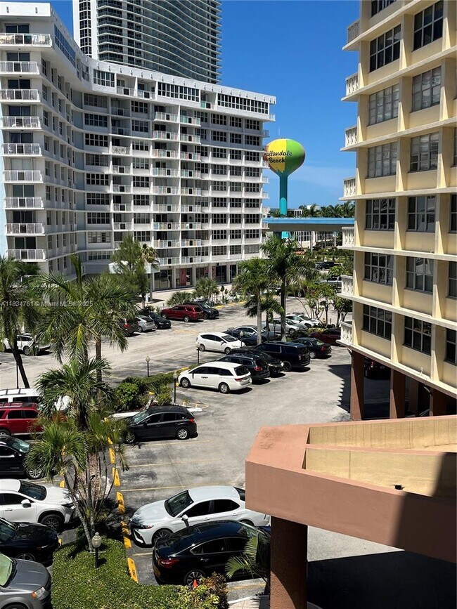 Building Photo - 1817 S Ocean Dr Unit 419 Rental