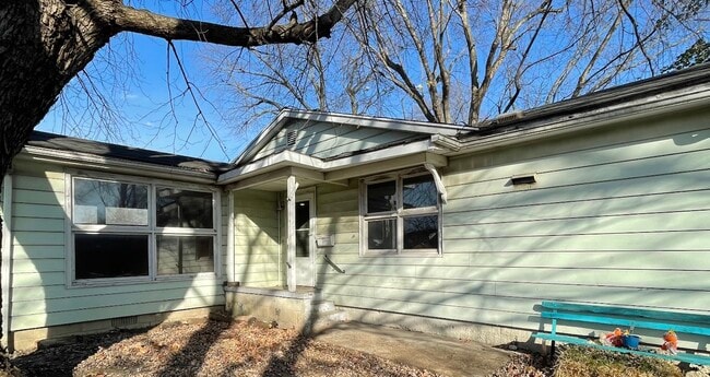 Building Photo - 101 Virginia-N