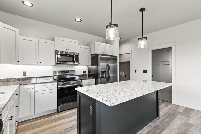 Building Photo - 204 Fletching Way Unit B