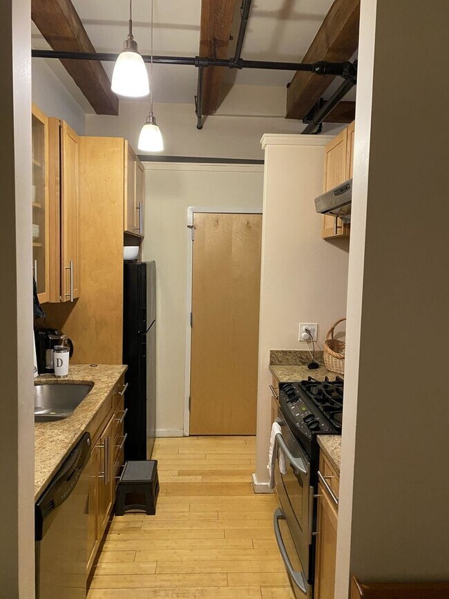 Photo - HOT NORTH END LISTING!!!!