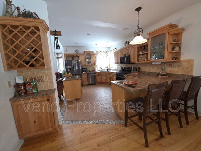 Photo - 1023 Packer Rd