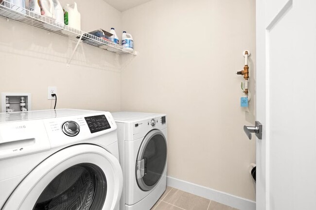 Photo - 8209 Warbler Wy