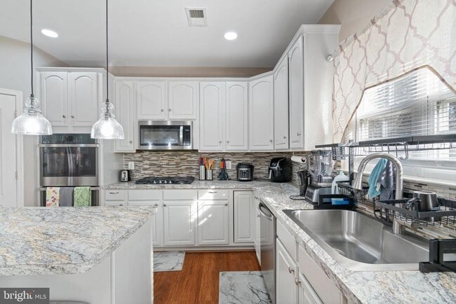 Photo - 523 Windermere Drive