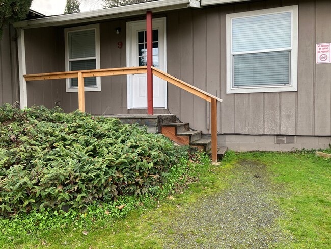 Building Photo - 803 N Main St Unit 803 N. Main St. #9