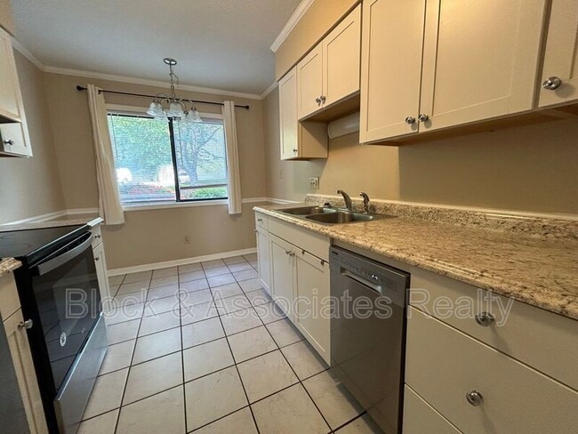 Photo - 185 Forest View Dr