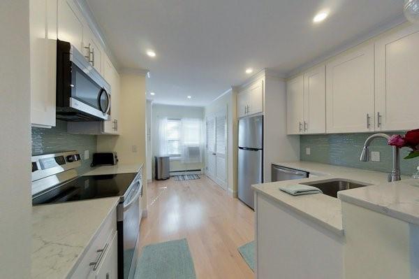 Photo - 61 Clinton St