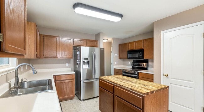 Photo - 638 Coral Harbor