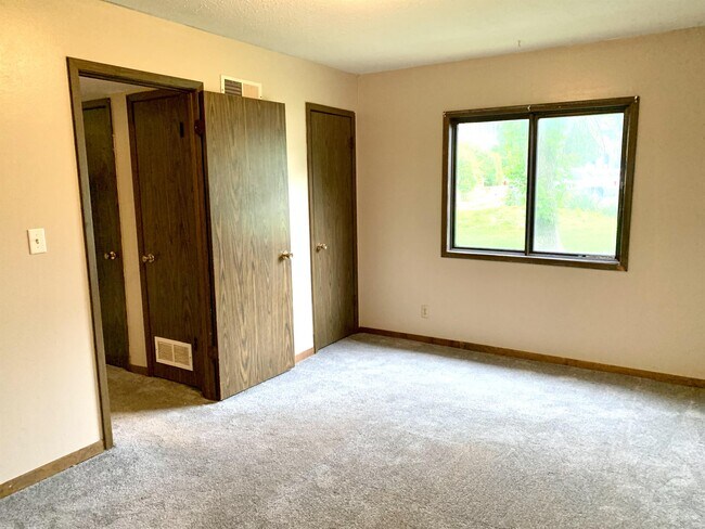 Photo - 2050 Edgewood Rd NW Apartment Unit 2050-10