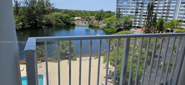 Photo - 1300 NE Miami Gardens Dr Unit 609E