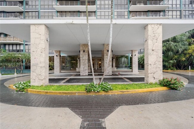 Photo - 780 NE 69th St Unit 1004