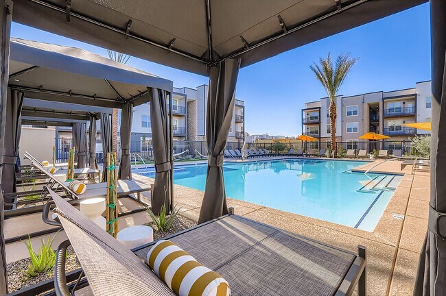 Garrett Mesa Swimming Pool