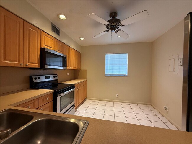 Photo - 7552 Stirling Rd Unit 213