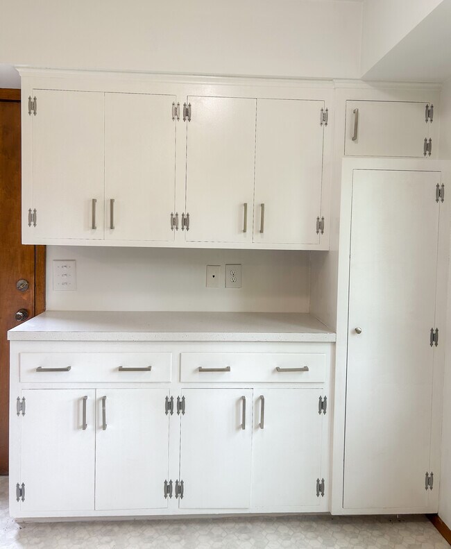 Photo - 6300-6310 Vernon Ave