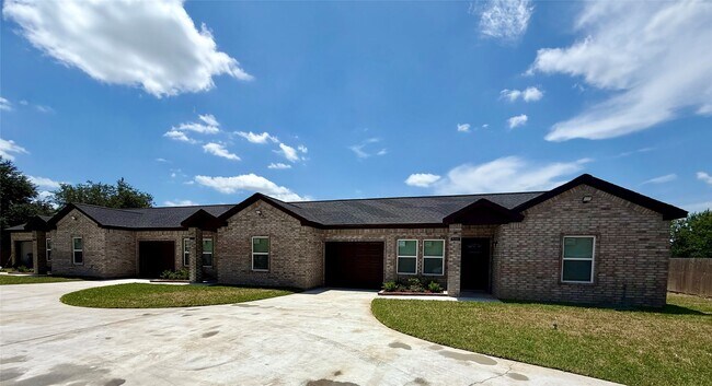 Building Photo - 9508 Quaker Ct