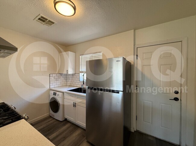 Photo - 426 N 17th Ave