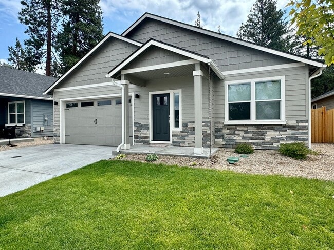 Photo - Fully Furnished 3 Bed/2 Bathroom Home-2042...
