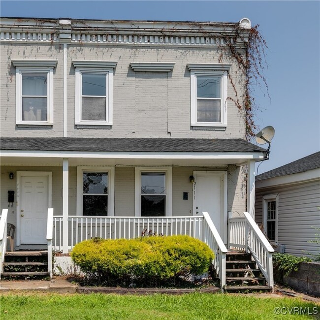 Photo - 2111 Bainbridge St Townhome